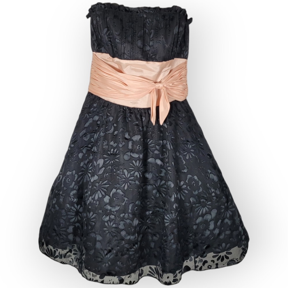 Betsey Johnson Black and Pink Strapless Fit and Flare Tulle Cocktail Dress